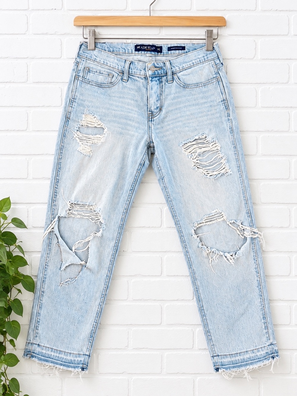 Hollister Low Rise Boyfriend Jeans Women’s Distressed Light Wash Ripped Denim